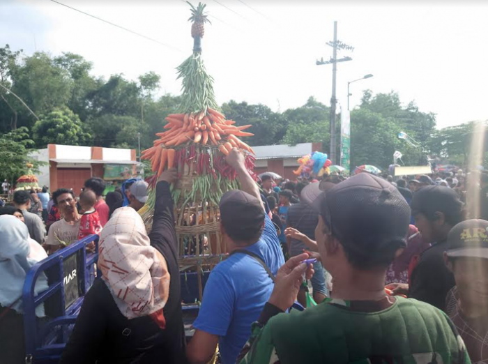 Gus Barra Berangkatkan Kirab Sedekah Bumi Desa Medali Mojokerto