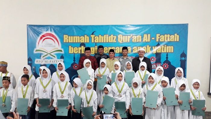 Rumah Tahfiz Quran di Pamekasan Santuni 100 Anak Yatim Rumah Tahfiz Quran di Pamekasan Santuni 100 Anak Yatim