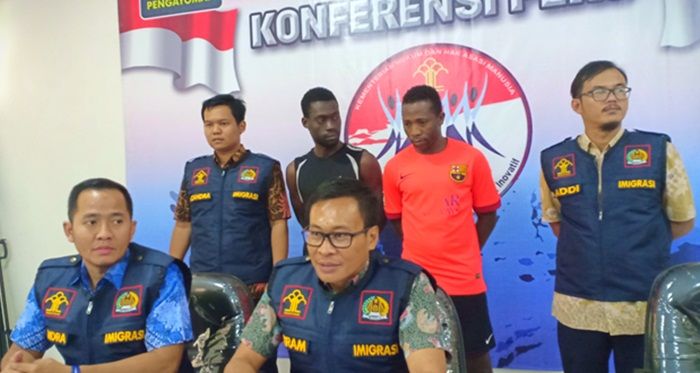 Begini Nasib 2 WNA Asal Pantai Gading yang Diamankan Saat Main Sepak Bola Tarkam Begini Nasib 2 WNA Asal Pantai Gading yang Diamankan Saat Main Sepak Bola Tarkam