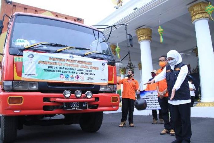 ​Pemprov Jatim Bantu Sembako-Uang ke 1.900 Warga Jatim di Jabodetabek yang Tak Mudik