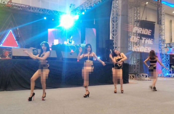 Tarian Erotis di Pusat Perbelanjaan, KNPI Tuding Pemkot Surabaya Kecolongan Tarian Erotis di Pusat Perbelanjaan, KNPI Tuding Pemkot Surabaya Kecolongan
