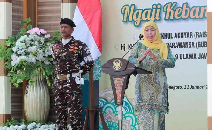 Resmikan Masjid Kanzul Arsy dan IAI Al Fatimah, Khofifah: Pendidikan Modal Utama Bangun Peradaban