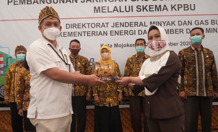 Ning Ita Targetkan 15.542 SR Jargas Terpasang Tahun 2021 Ning Ita Targetkan 15.542 SR Jargas Terpasang Tahun 2021