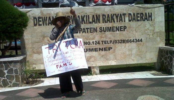 Peringati Hari Tani Nasional, Mahasiswa di Sumenep Demo Tunggal Peringati Hari Tani Nasional, Mahasiswa di Sumenep Demo Tunggal