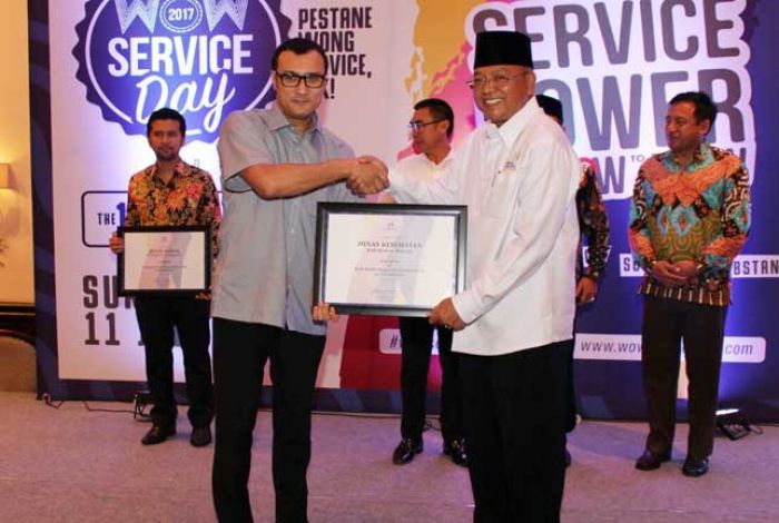 Bupati Malang Raih Penghargaan di Ajang WOW Service Day 2017 Bupati Malang Raih Penghargaan di Ajang WOW Service Day 2017
