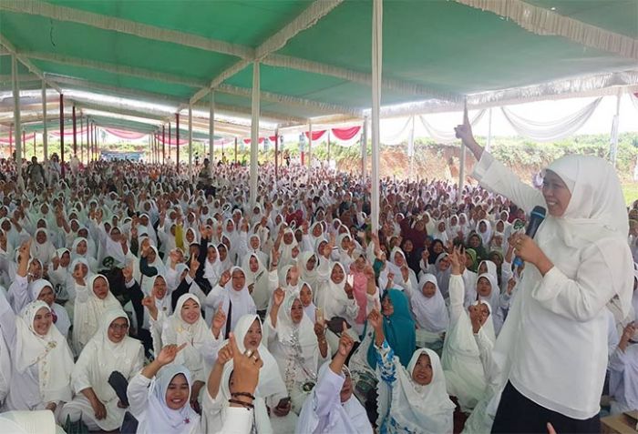 Jelang Dilantik Jadi Gubernur Jatim, Khofifah Masih Kampanyekan Jokowi di Lampung Jelang Dilantik Jadi Gubernur Jatim, Khofifah Masih Kampanyekan Jokowi di Lampung