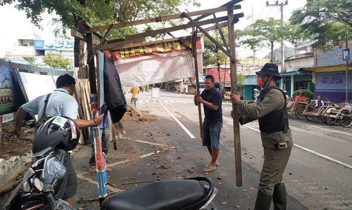 Dengan Pendekatan Humanis, 3 PKL di Trenggalek Bersedia Ditertibkan Dengan Pendekatan Humanis, 3 PKL di Trenggalek Bersedia Ditertibkan