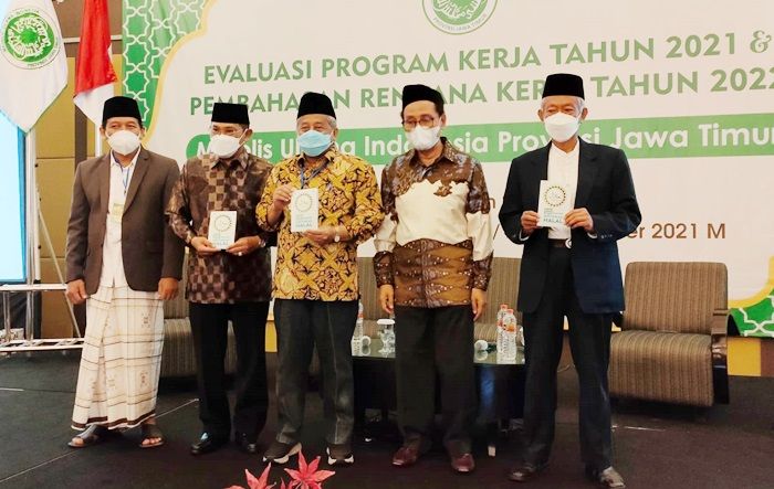 Ketua MUI Jatim: Sepanjang Sejarah, Tak Ada Orang Beruntung karena Pinjol Ketua MUI Jatim: Sepanjang Sejarah, Tak Ada Orang Beruntung karena Pinjol