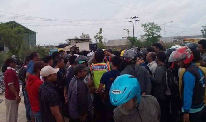 Massa Gemmas Demo Pelabuhan Internasional lagi Massa Gemmas Demo Pelabuhan Internasional lagi