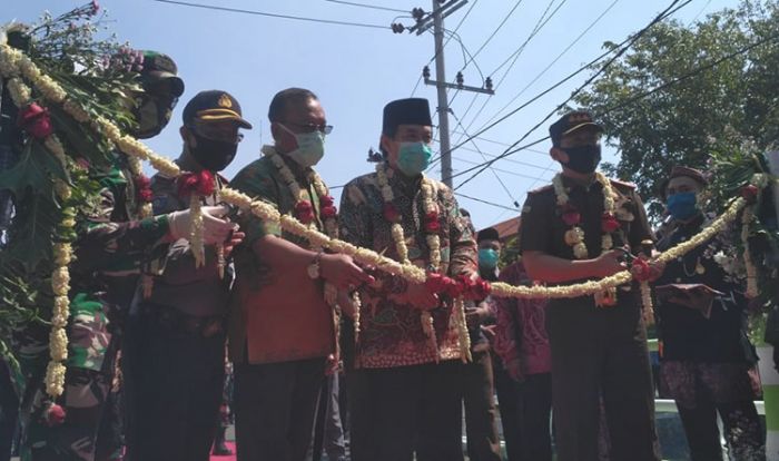 Kajari Sidoarjo Apresiasi Transparansi Anggaran Kampung Tangguh Desa Gelang Kajari Sidoarjo Apresiasi Transparansi Anggaran Kampung Tangguh Desa Gelang