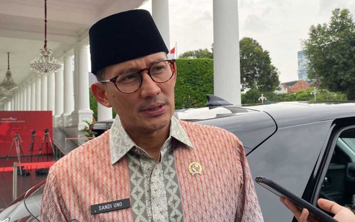 Sandiaga Uno Laporkan Kenaikan Harga Tiket Jelang Ramadhan ke Jokowi