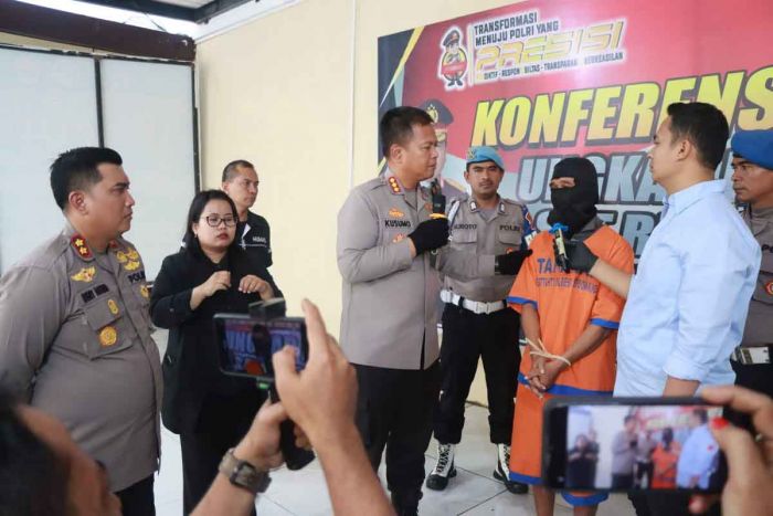 Tega! Bapak di Sidoarjo Cabuli Anak Kandungnya Sendiri Tega! Bapak di Sidoarjo Cabuli Anak Kandungnya Sendiri
