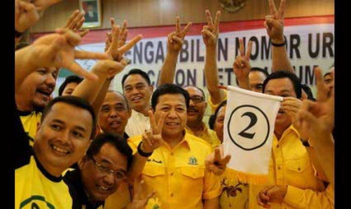Setnov Ketum Golkar Baru, Putaran Pertama Dapat 277 Suara, Akom 173 Suara Setnov Ketum Golkar Baru, Putaran Pertama Dapat 277 Suara, Akom 173 Suara