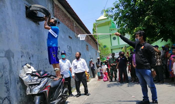 Berniat Bakar Ruang Kepala Desa, Pelaku Pembakaran di Sidoarjo Keliru Lempar Molotov ke Kelas TK Berniat Bakar Ruang Kepala Desa, Pelaku Pembakaran di Sidoarjo Keliru Lempar Molotov ke Kelas TK