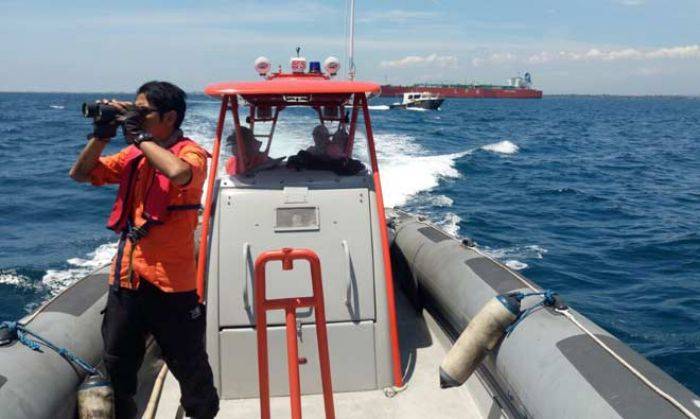 Seorang Nelayan di Situbondo Hilang, 30 Personel Tim SAR Gabungan Diterjunkan Lakukan Pencarian Seorang Nelayan di Situbondo Hilang, 30 Personel Tim SAR Gabungan Diterjunkan Lakukan Pencarian