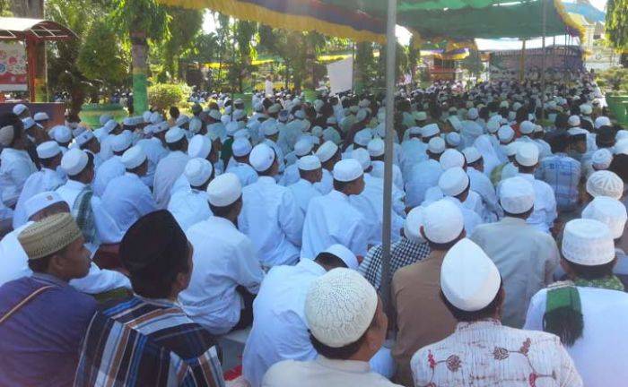 Ratusan Ulama di Sumenep Tuntut Tangkap Ahok Ratusan Ulama di Sumenep Tuntut Tangkap Ahok