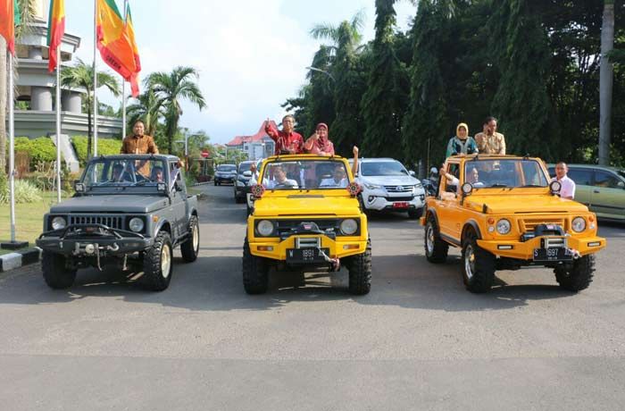 Pensiun, Bupati dan Wabup Gresik Lepas Mantan Kepala BPPKAD Pensiun, Bupati dan Wabup Gresik Lepas Mantan Kepala BPPKAD