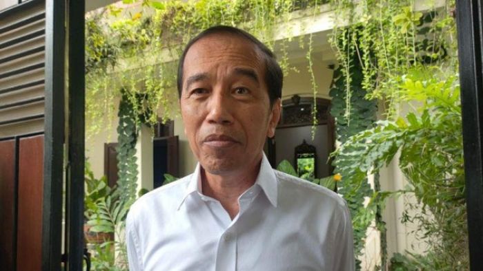 Jokowi Ditanya Tempat KKN Waktu Kuliah. dr Tifa: Saya Yakin Jawabannya Bohong Jokowi Ditanya Tempat KKN Waktu Kuliah. dr Tifa: Saya Yakin Jawabannya Bohong
