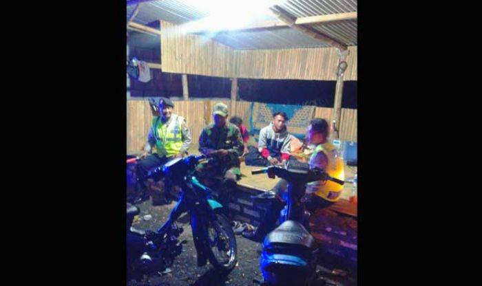 Koramil Besama Polsek Blega Patroli Gabungan, Aktifkan Lagi Siskamling Koramil Besama Polsek Blega Patroli Gabungan, Aktifkan Lagi Siskamling