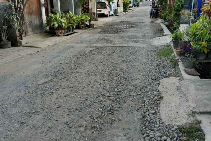 Lima Tahun Tak Diperbaiki, Warga Keluhkan Jalan Rusak Penghubung Kecamatan di Nganjuk Lima Tahun Tak Diperbaiki, Warga Keluhkan Jalan Rusak Penghubung Kecamatan di Nganjuk