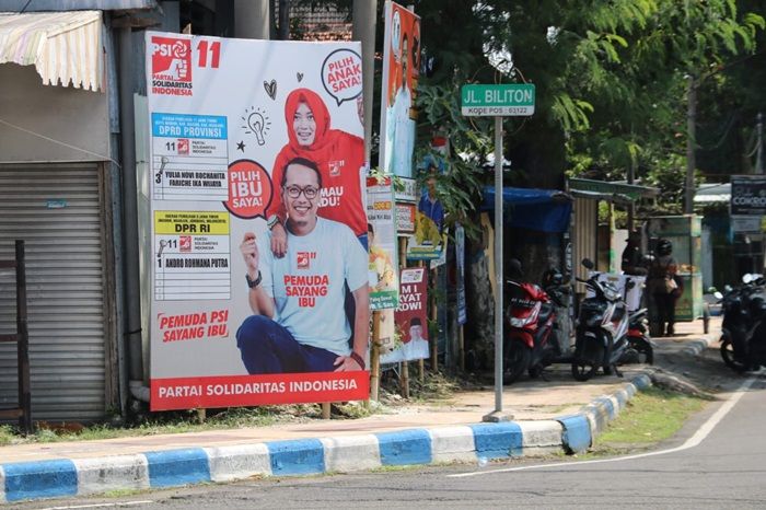 Anak dan Ibu Caleg PSI di Madiun Ini Usung Kampanye Kreatif dan Unik Anak dan Ibu Caleg PSI di Madiun Ini Usung Kampanye Kreatif dan Unik