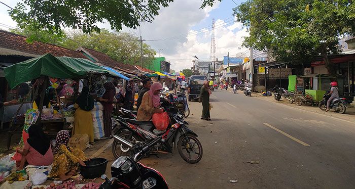 Penyegelan Pasar Bringkoning, Diskopindag Sampang Lempar Tanggung Jawab ke Kasubag Hukum