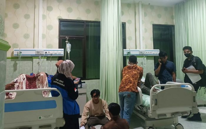 70 Balon Helium Meletus Bersamaan di Kampus IAIN Madura, Tiga Mahasiswa Dilarikan ke RS 70 Balon Helium Meletus Bersamaan di Kampus IAIN Madura, Tiga Mahasiswa Dilarikan ke RS
