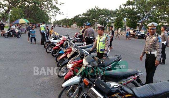 Puluhan Sepeda Motor tak Sesuai Spek di Kediri Diamankan Puluhan Sepeda Motor tak Sesuai Spek di Kediri Diamankan