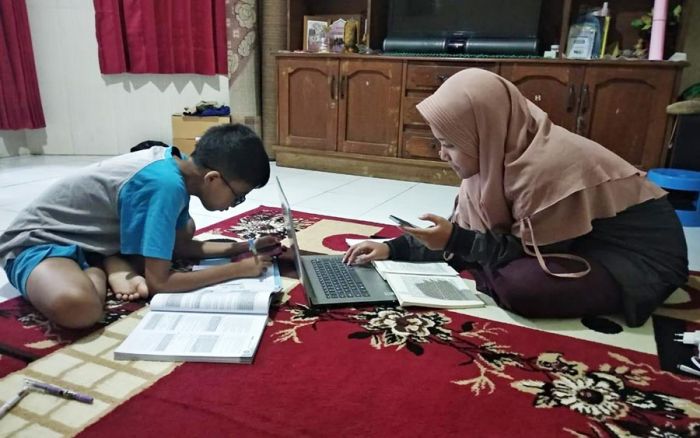 Libur Dua Pekan, SDN Bareng 3 Malang Terapkan Pembelajaran Daring Libur Dua Pekan, SDN Bareng 3 Malang Terapkan Pembelajaran Daring