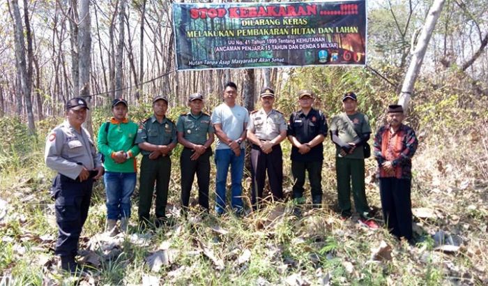 Cegah Kebakaran Hutan dan Lahan, Polsek Mlarak Pasang Peringatan