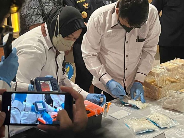 Musnahkan Sabu Seberat 1.027 gram, BNNP Jatim Sebut Paket dari Malaysia ke Madura