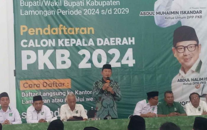 Pilkada Lamongan 2024, Yuhronur Efendi Diantar Puluhan Kiai dan Gus saat Daftar ke PKB Pilkada Lamongan 2024, Yuhronur Efendi Diantar Puluhan Kiai dan Gus saat Daftar ke PKB