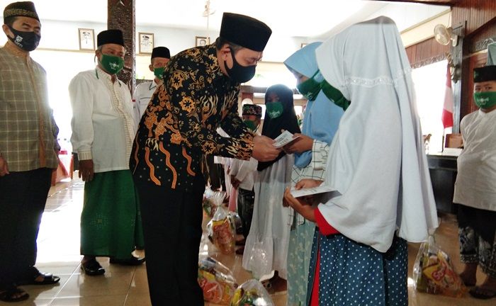 Bagikan Santunan, Bupati Nganjuk: 2021, Semua Anak Yatim Harus Dapat Beasiswa