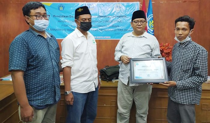 Jurnalis Nahdliyin Transformasi Ilmu kepada Mahasiswa FISIP Unipra Jurnalis Nahdliyin Transformasi Ilmu kepada Mahasiswa FISIP Unipra