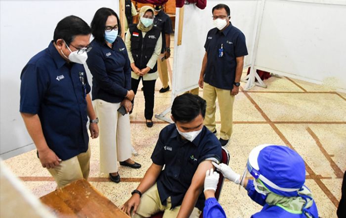 Dukung Pemerintah, Petrokimia Gresik Gelar Vaksinasi Gotong Royong untuk 3.179 Peserta Dukung Pemerintah, Petrokimia Gresik Gelar Vaksinasi Gotong Royong untuk 3.179 Peserta