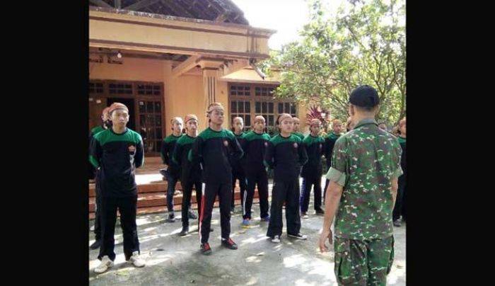 Banser Ngawi Dilatih Kedisiplinan oleh Kodim 0805 Banser Ngawi Dilatih Kedisiplinan oleh Kodim 0805