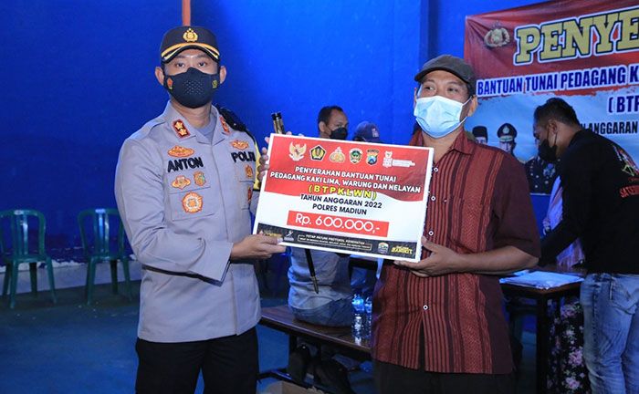 Percepat Pemulihan Ekonomi, Polres Madiun dan Disdagkopum Kembali Salurkan BTPKLWN Percepat Pemulihan Ekonomi, Polres Madiun dan Disdagkopum Kembali Salurkan BTPKLWN