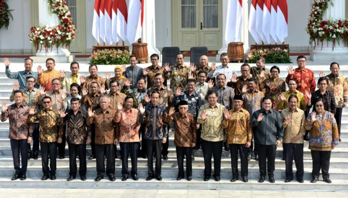 Tafsir Al-Isra 101-102: Menteri RI, Serba Mampu Apa Serba Mau? Tafsir Al-Isra 101-102: Menteri RI, Serba Mampu Apa Serba Mau?