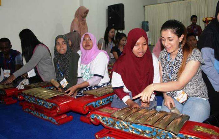 Pesona Gamelan Pikat Mahasiswa Asing di Universitas Muria Kudus