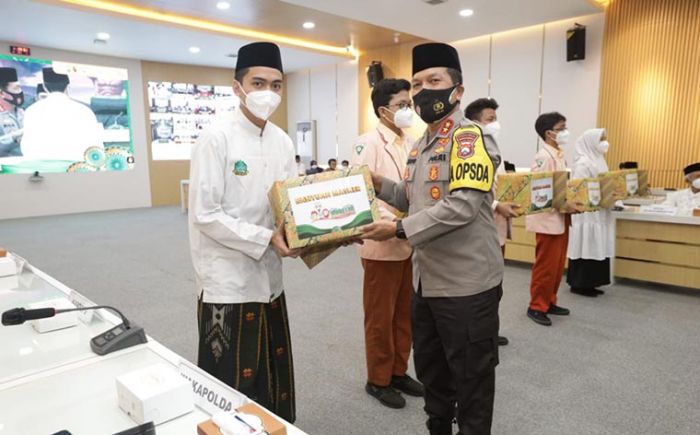 Kapolda Jatim Canangkan Gerakan Santri Bermasker, Wujudkan Jatim Bebas Covid-19