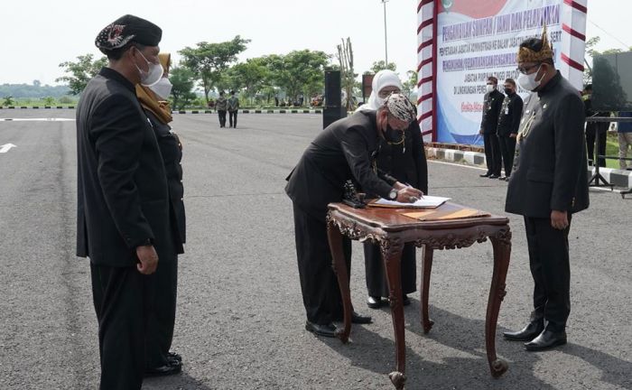 Bupati Sumenep Lantik 24 Pejabat Pimpinan Tinggi Pratama Bupati Sumenep Lantik 24 Pejabat Pimpinan Tinggi Pratama