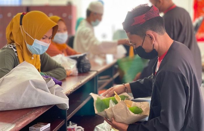 Peringati HDKD, Pelayanan Lapas Narkotika Kelas IIA Pamekasan Gunakan Pakaian Adat Lengkap Peringati HDKD, Pelayanan Lapas Narkotika Kelas IIA Pamekasan Gunakan Pakaian Adat Lengkap