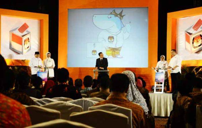 Paslon Wali Kota Surabaya Ikuti Debat Publik Kedua, Beber Strategi Hadapi Tenaga Kerja Asing Paslon Wali Kota Surabaya Ikuti Debat Publik Kedua, Beber Strategi Hadapi Tenaga Kerja Asing