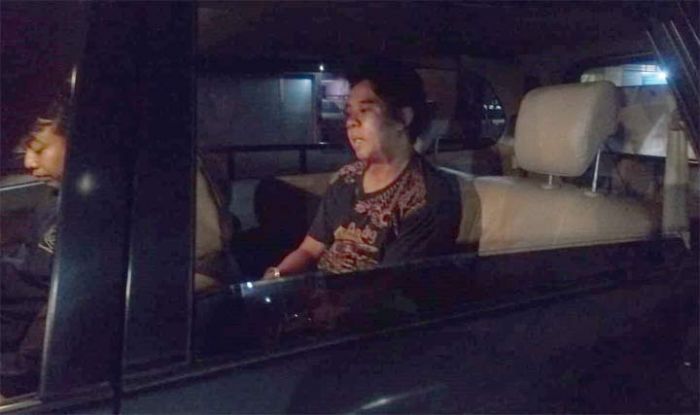 Nekat Masuk Kamar Pengantin Curi Hp dan Dompet, Maling di Sidoarjo Bonyok Dihajar Warga Nekat Masuk Kamar Pengantin Curi Hp dan Dompet, Maling di Sidoarjo Bonyok Dihajar Warga