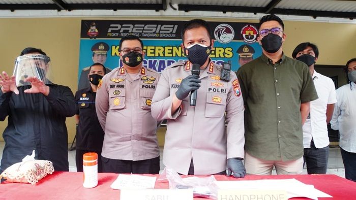 Terlibat Narkoba, Bos dan Karyawan Nasi Goreng di Sidoarjo Diringkus Polisi Terlibat Narkoba, Bos dan Karyawan Nasi Goreng di Sidoarjo Diringkus Polisi