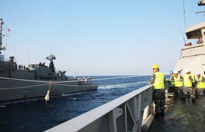 TNI AL dan RTN Laksanakan Latihan RAS di Laut Jawa TNI AL dan RTN Laksanakan Latihan RAS di Laut Jawa