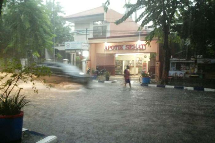 Drainase Buruk, Jalan di dalam Kota Bojonegoro Terendam Drainase Buruk, Jalan di dalam Kota Bojonegoro Terendam