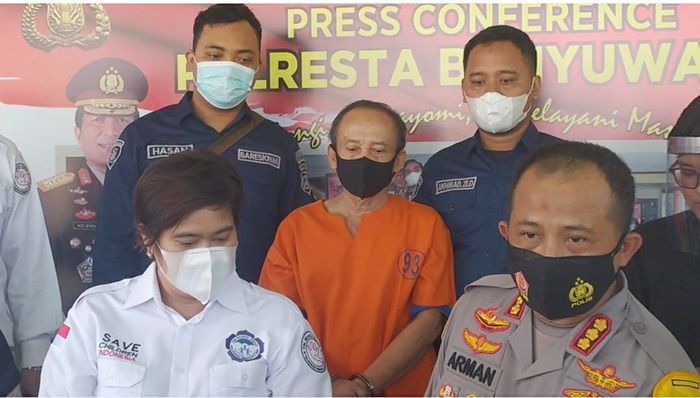 Ancam Bunuh Korban dan Ibunya, Kakek di Banyuwangi Tega Perkosa Cucu Tirinya Sampai 5 Kali Ancam Bunuh Korban dan Ibunya, Kakek di Banyuwangi Tega Perkosa Cucu Tirinya Sampai 5 Kali