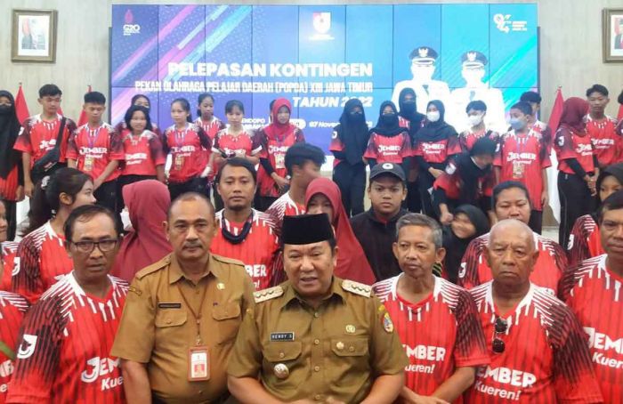 Bupati Jember Berangkatkan 87 Atlet ke Popda XIII Jawa Timur di Sidoarjo Bupati Jember Berangkatkan 87 Atlet ke Popda XIII Jawa Timur di Sidoarjo