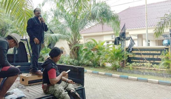 Kabid Gadaikan Mobil Dinas, RAR Bangkalan Minta Kepala BPKAD Dicopot Kabid Gadaikan Mobil Dinas, RAR Bangkalan Minta Kepala BPKAD Dicopot